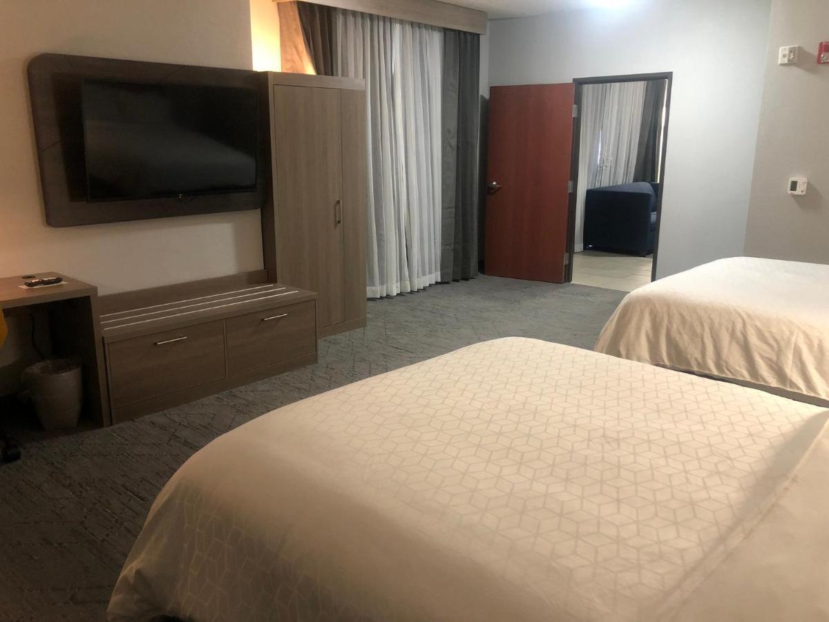 快捷假日套房酒店，伍德沃德270号公路 Woodward 外观 照片